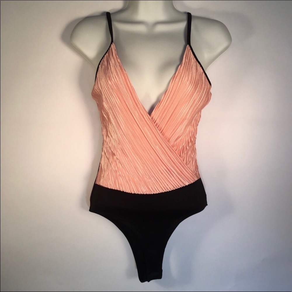 Pink and black body suit - Picture 4 of 4